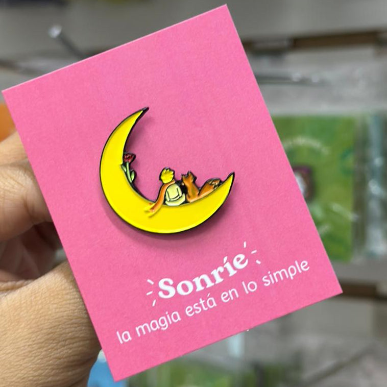 Pin Principito en la luna