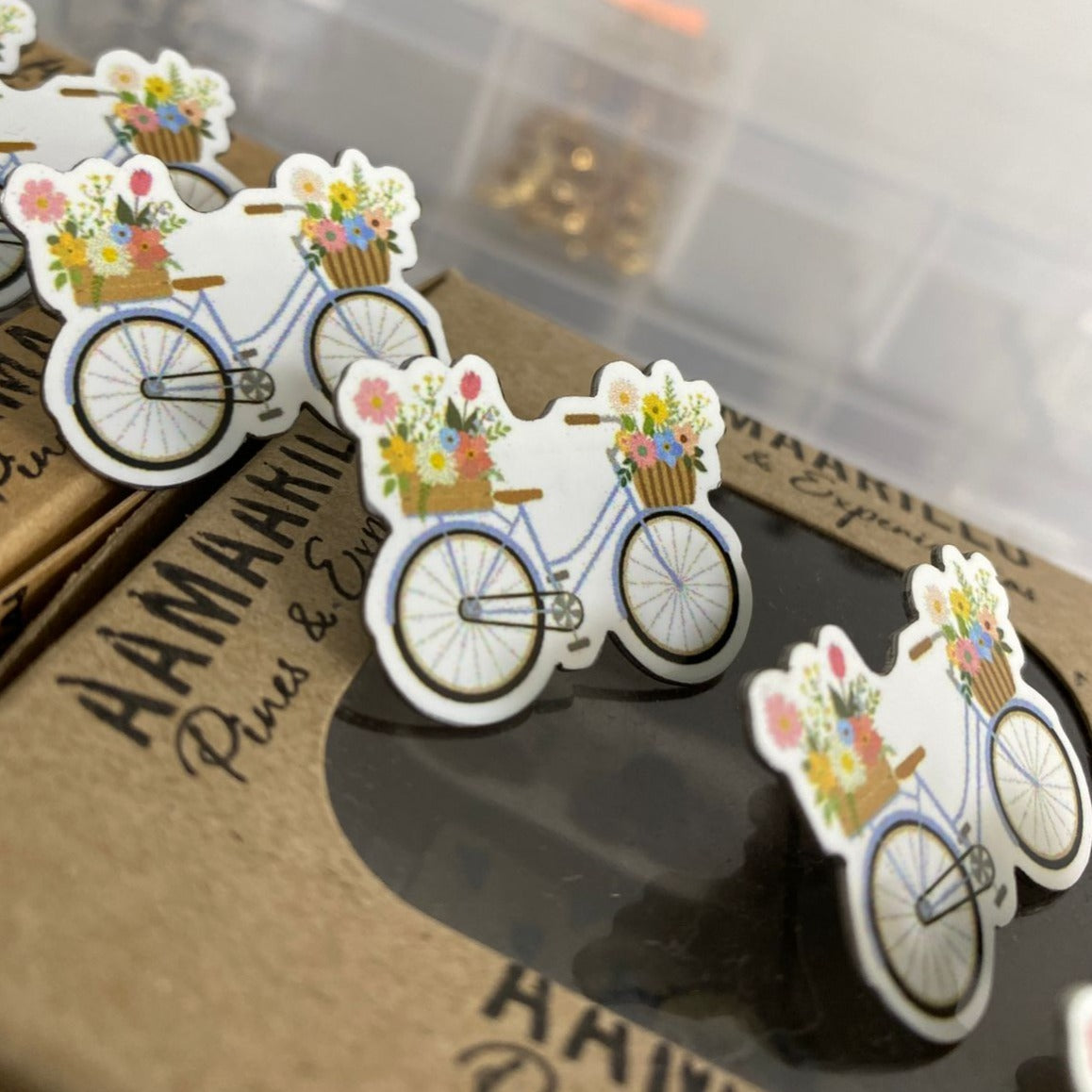 Pin bicicleta blanca