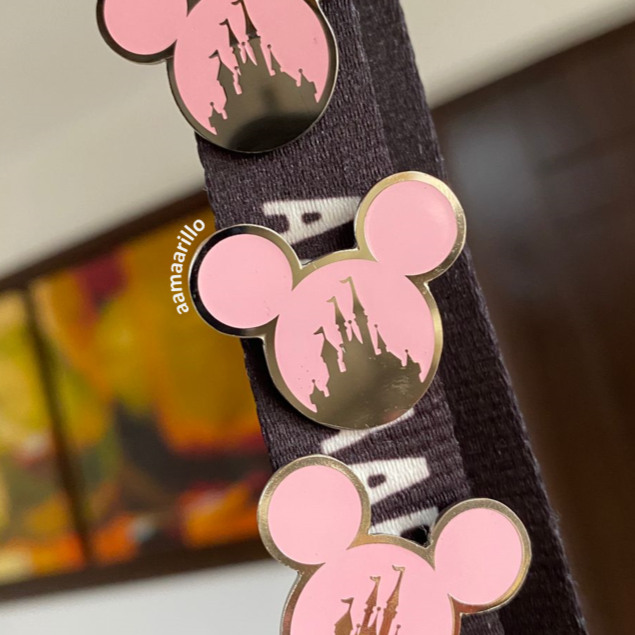 Pin castillo Disney