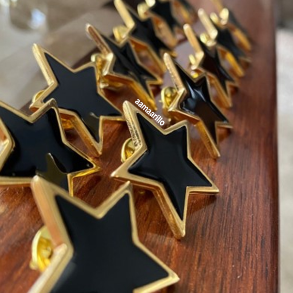 Pin Estrella Negra