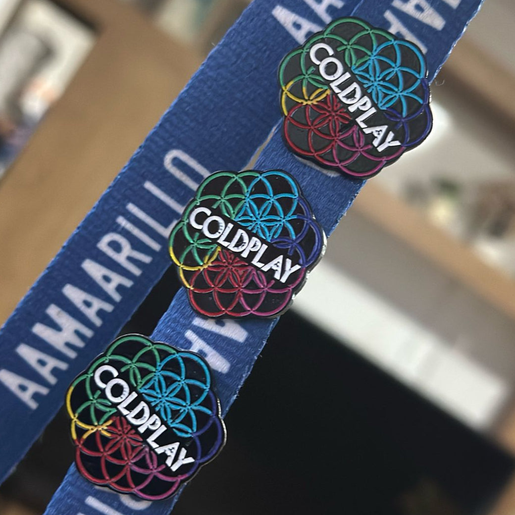 Pin logo Coldplay con aplicación de color