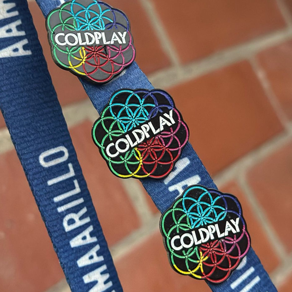 Pin logo Coldplay con aplicación de color