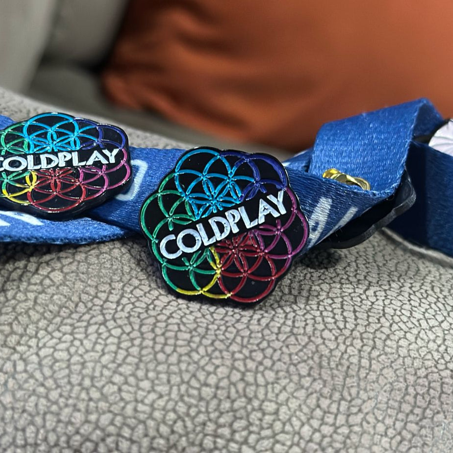 Pin logo Coldplay con aplicación de color