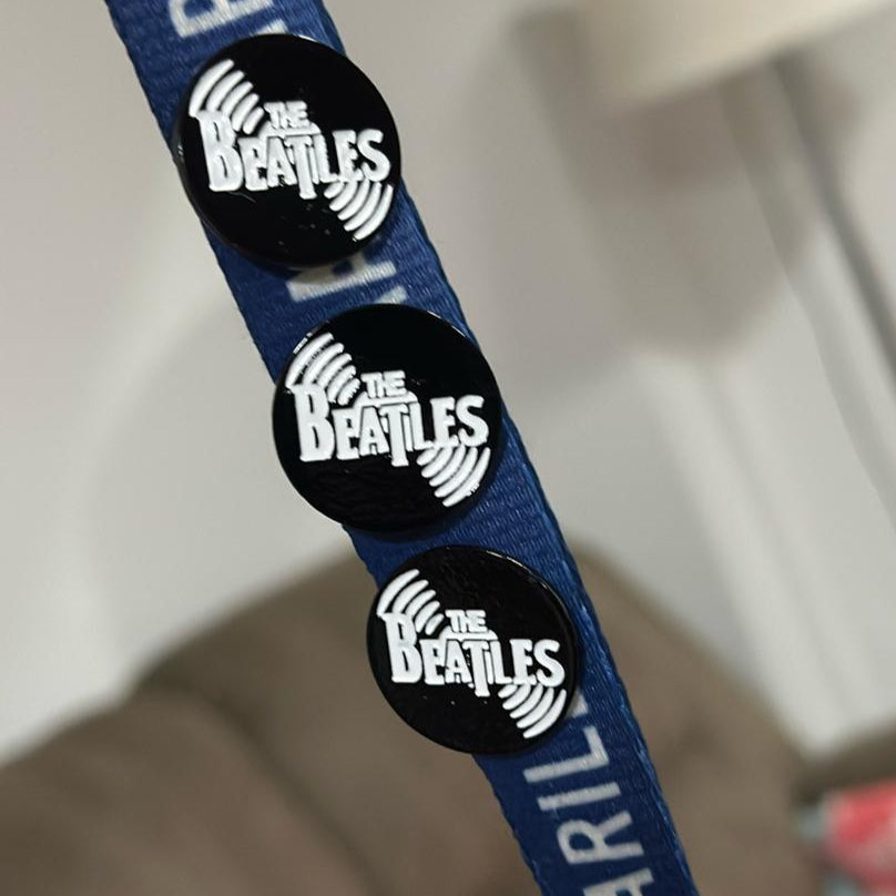 Pin disco negro The Beatles
