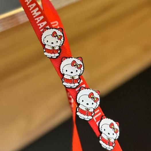 Pin Hello Kitty traje navidad