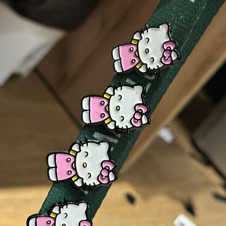 Pin Hello Kitty