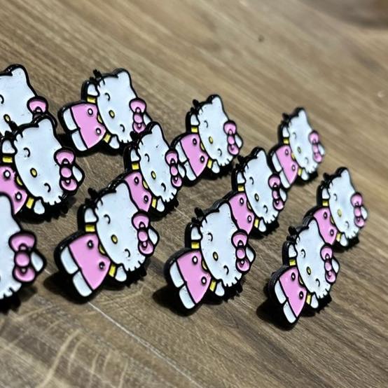 Pin Hello Kitty