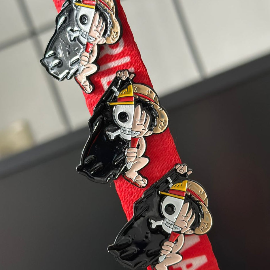 Pin Luffy completo manta negra