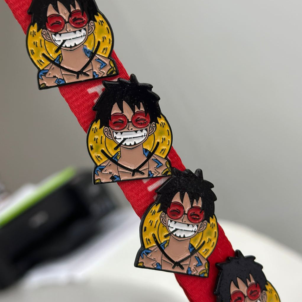 Pin rostro Luffy sonriente