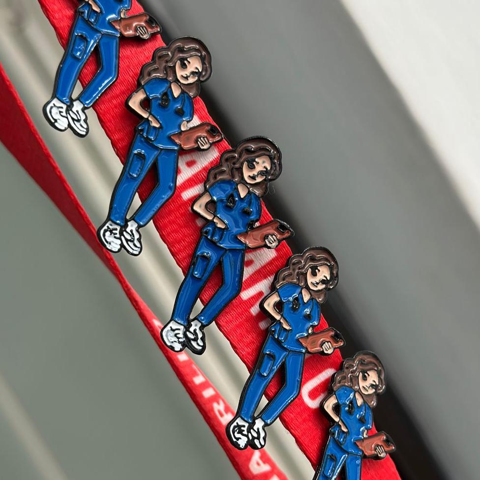Pin personal de salud mujer