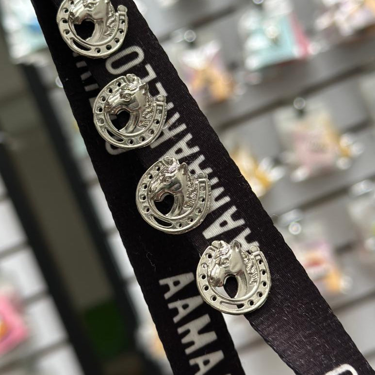 Pin herraje con rostro caballo