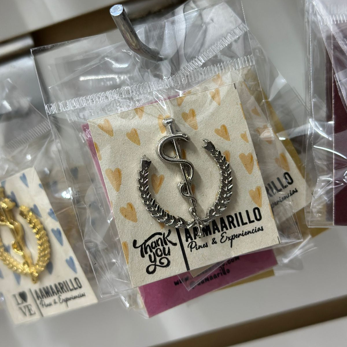Pin esculapio laureles / Plateado