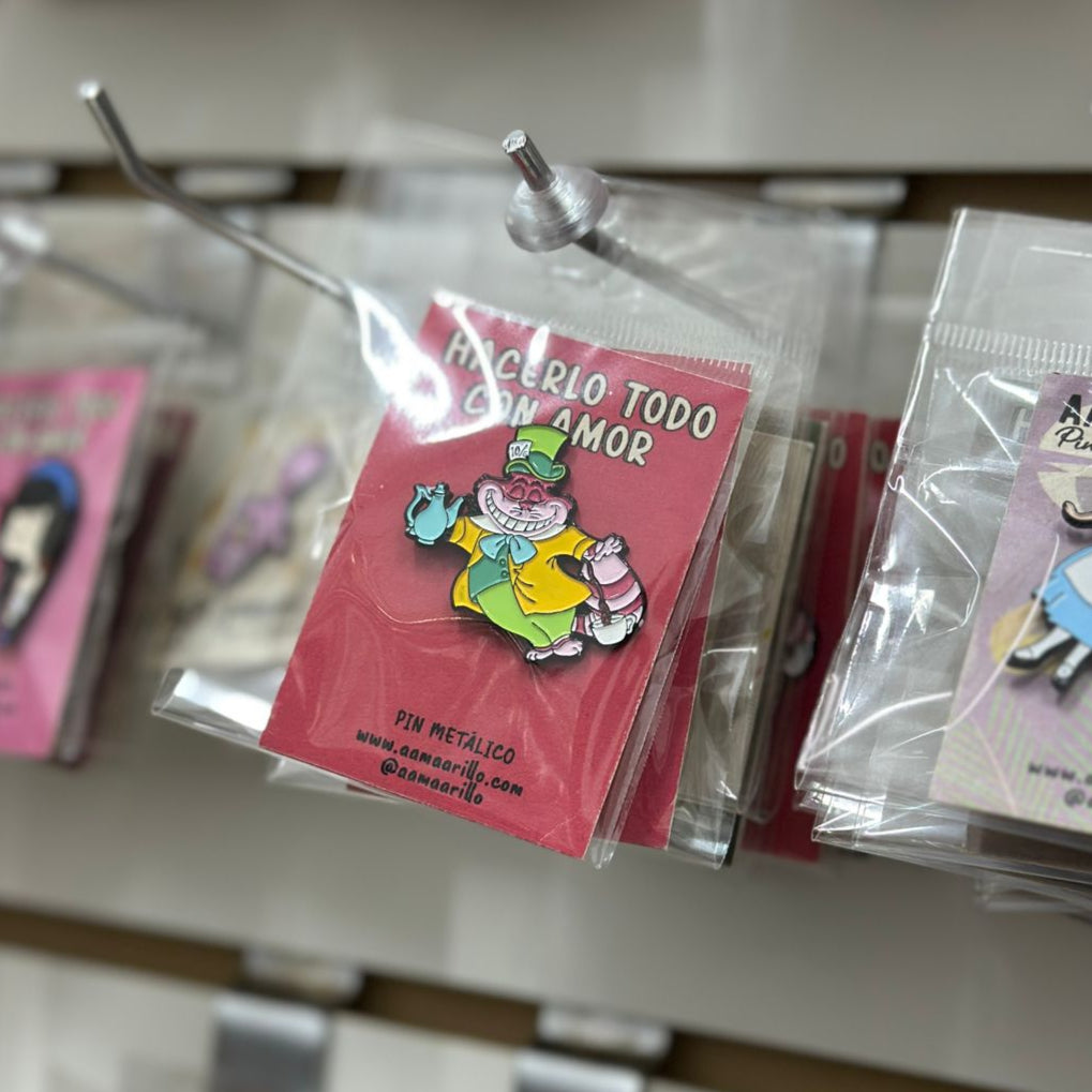 Pin Gato de Cheshire o Gato Risón con traje - Alicia en el país de las maravillas