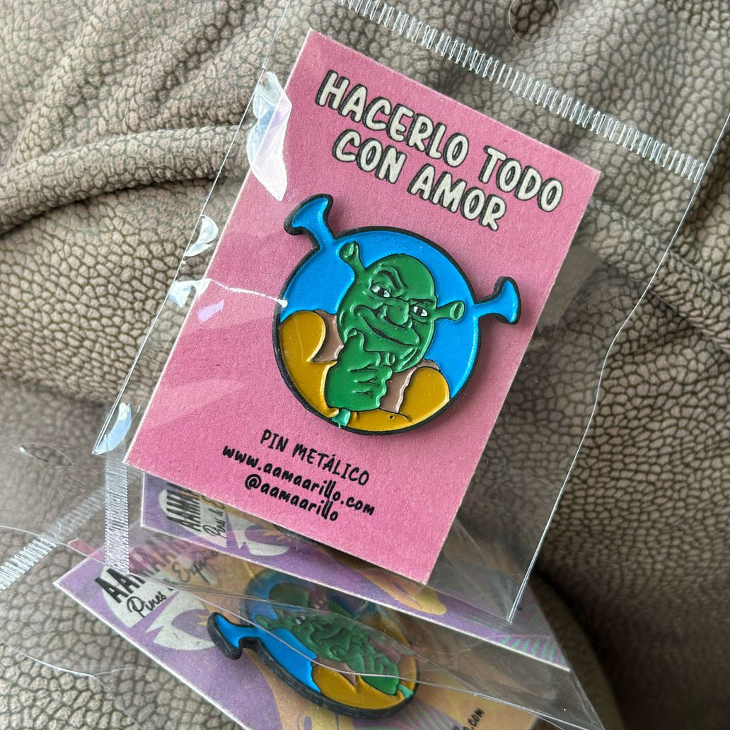 Pin Shrek circular