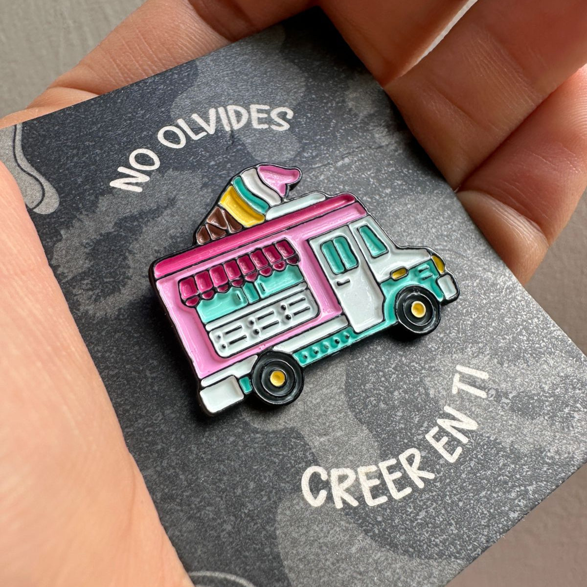 Pin carrito de helados