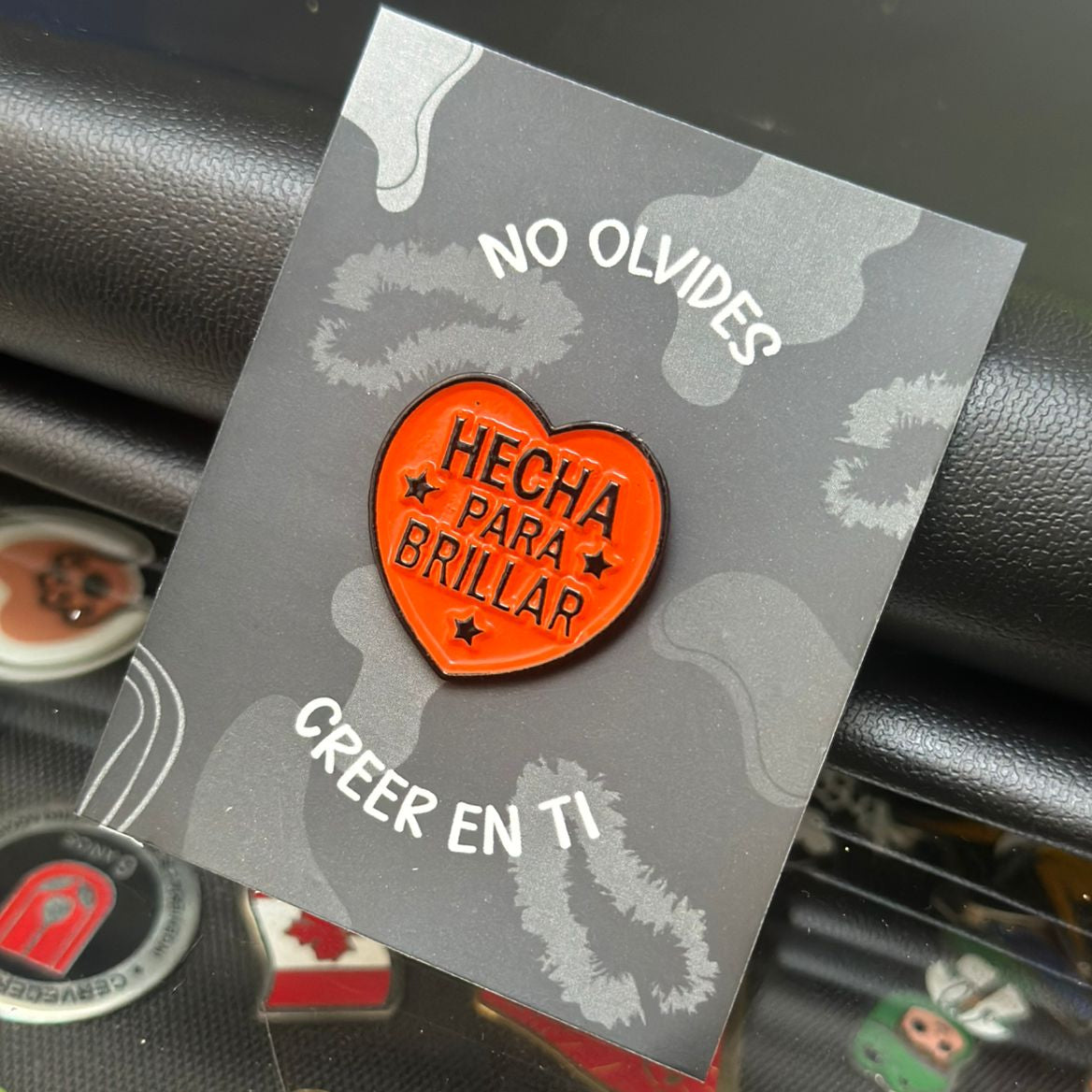 Pin hecha para brillar