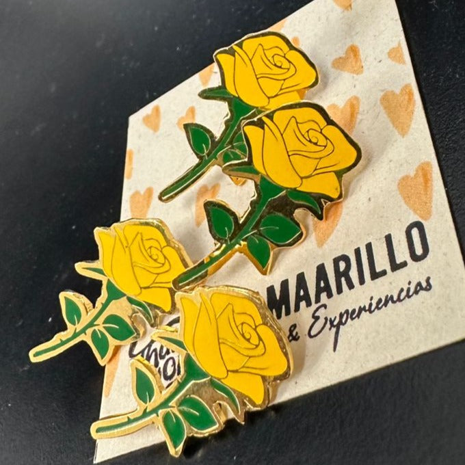 Pin rosa amarilla