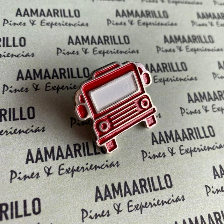 Pin camión rojo