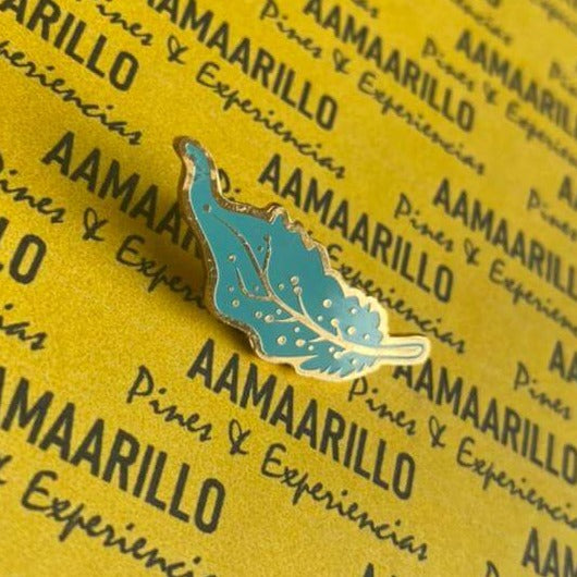 Pin pluma verde agua