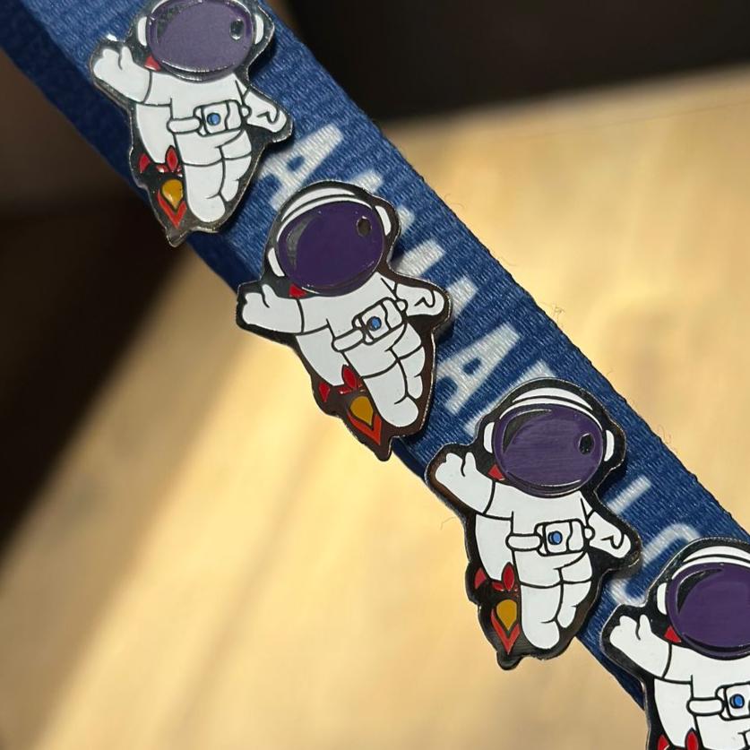 Pin Astronauta sencillo