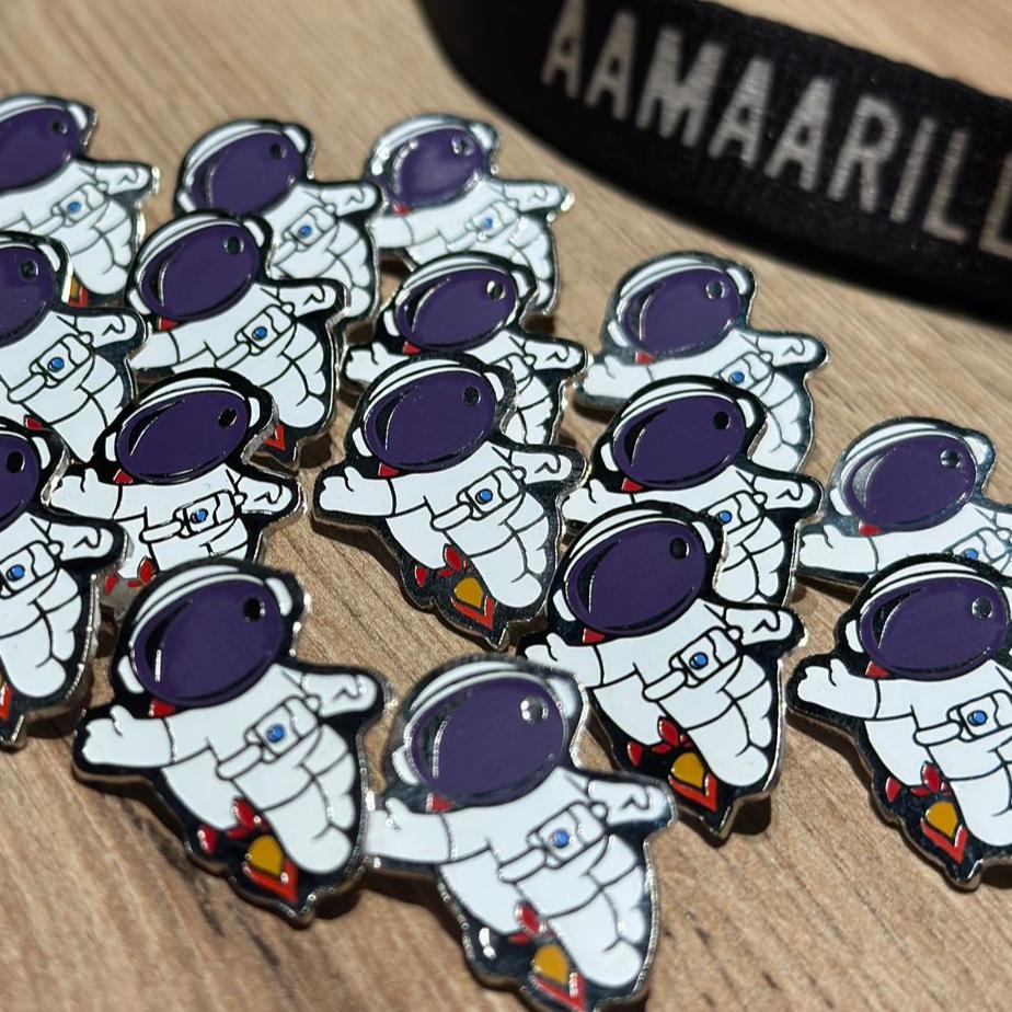 Pin Astronauta sencillo