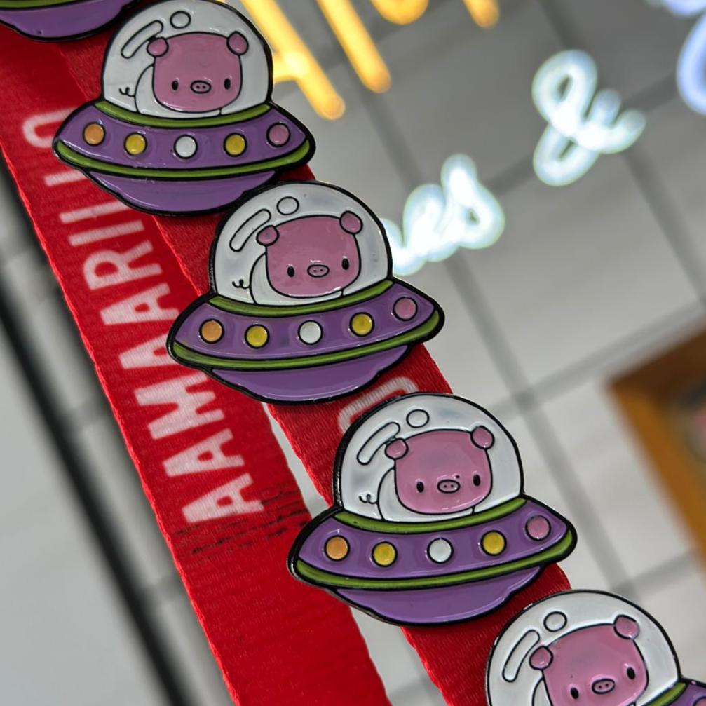 Pin cerdito nave espacial