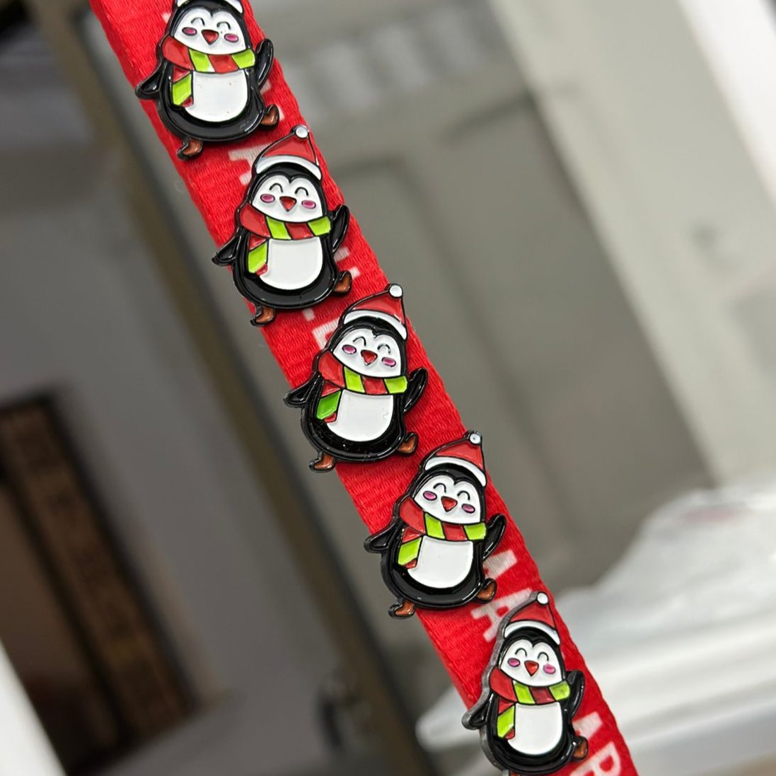 Pin pingüino Navidad