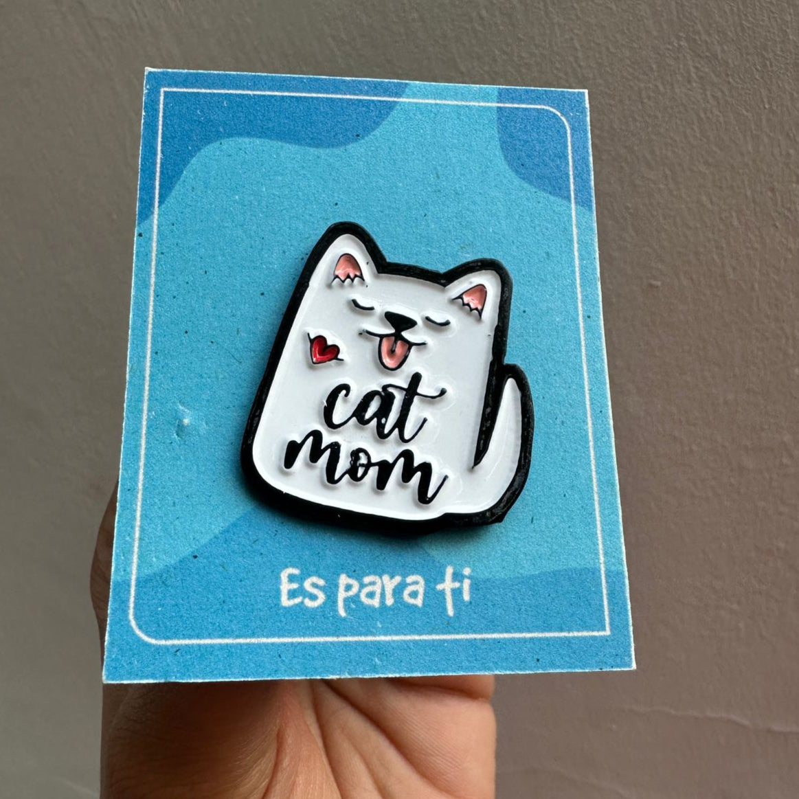 Pin Cat Mom - Bordes negros / fondo blanco