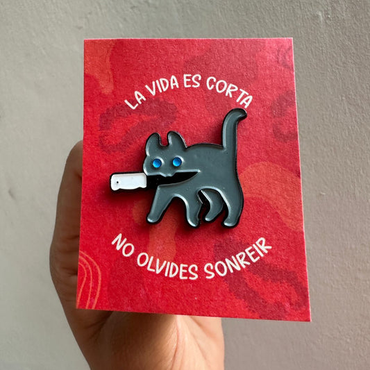 Pin gato gris