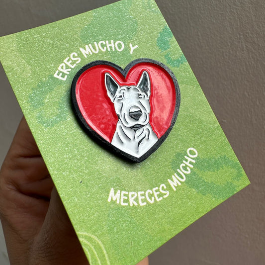 Pin Pit Bull Terrier corazón rojo