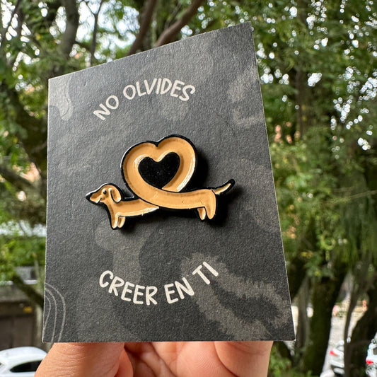 Pin salchicha formando corazon