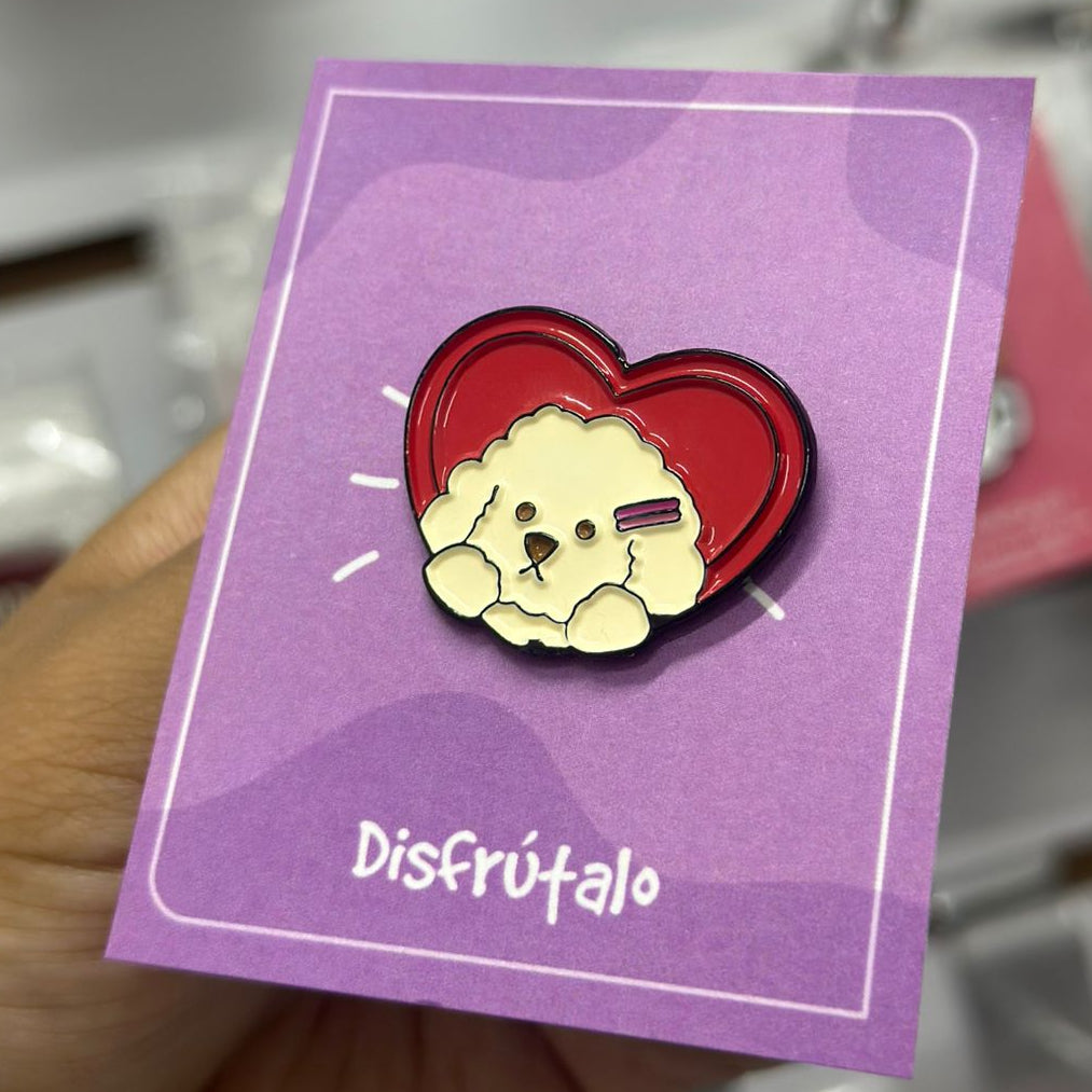 Pin perrito en corazon