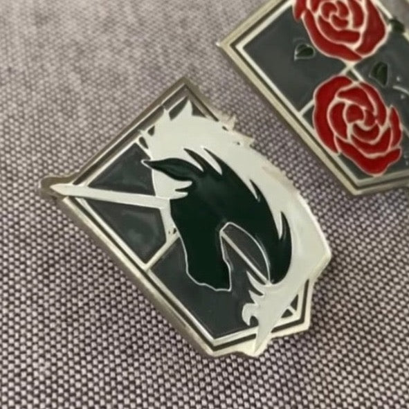 Pin escudo UNICORNIO shingeki no kyojin