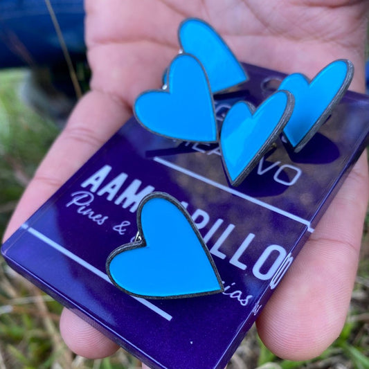 Pin corazón sencillo azul